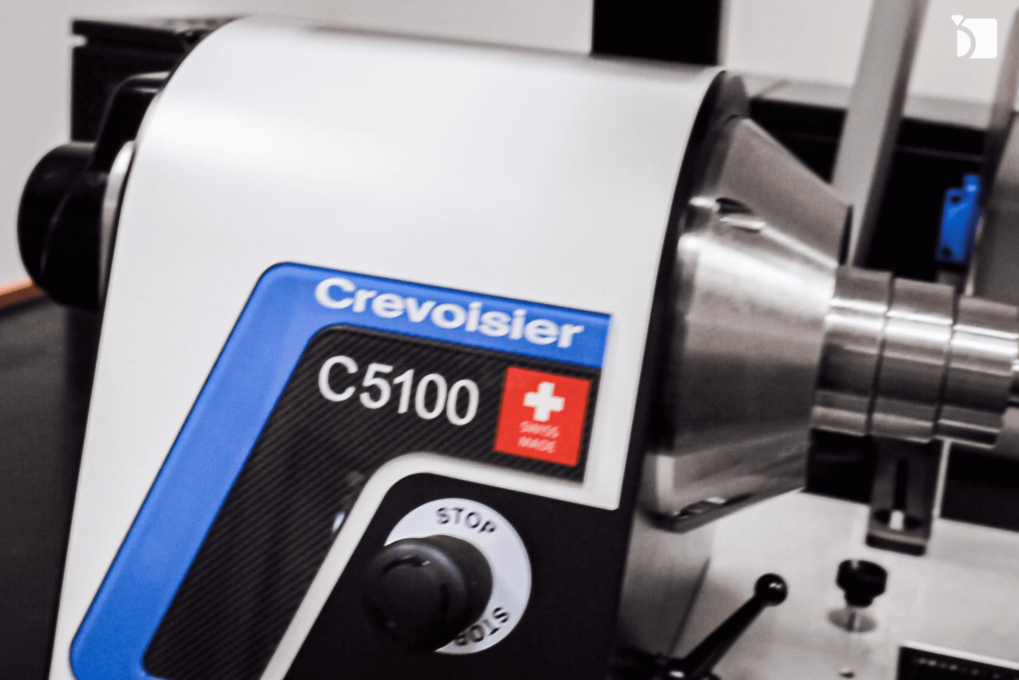 Image Showcasing the Creovoisier Machine in the Watch Repair Service Center