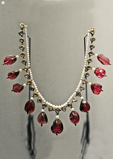 Image showcasing Ruby Necklace – India 1607 - 1619