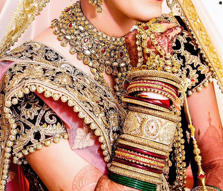 Image showing Traditional Bride's Jewelry for Indian Wedding