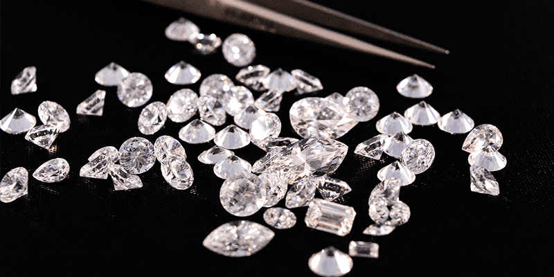 Image Showcasing Loose Diamonds for Gemstone Replacements