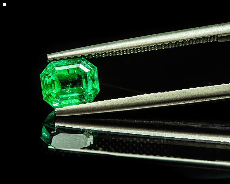 Loose Emerald Restore Your Brilliance Gemstone Feature