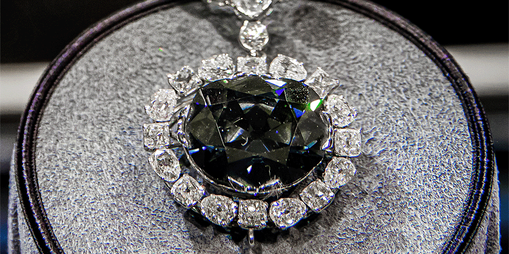 EssPro Hope Diamond on Display Smithsonian National Museum of Natural History Featured Image