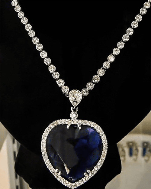 Heart of the Ocean Necklace on Display