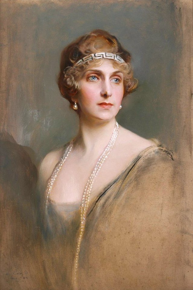 Image showcasing Queen Lazlo of Spain wearing pearl necklace and earrings circa 1920s