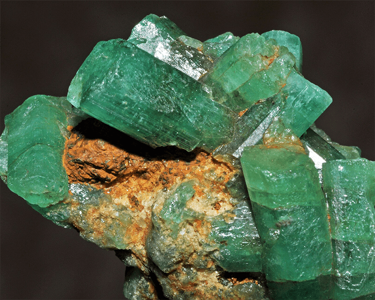 Muzo Emeralds Display Feature Image wikipedia