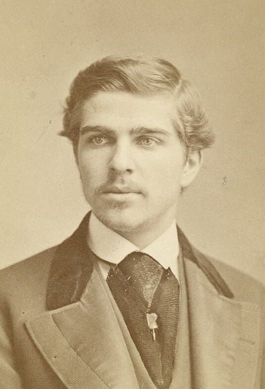 Photo of Louis Comfort Tiffany.