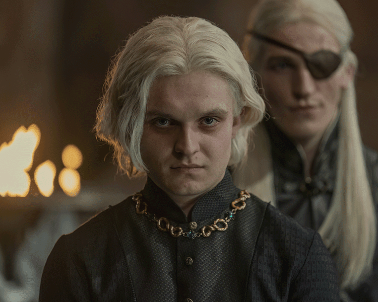 Aegon Targaryen Wearing Gold and Green Gemstone Chain Necklace