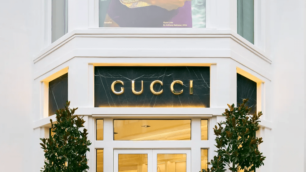 Photo of Gucci store today